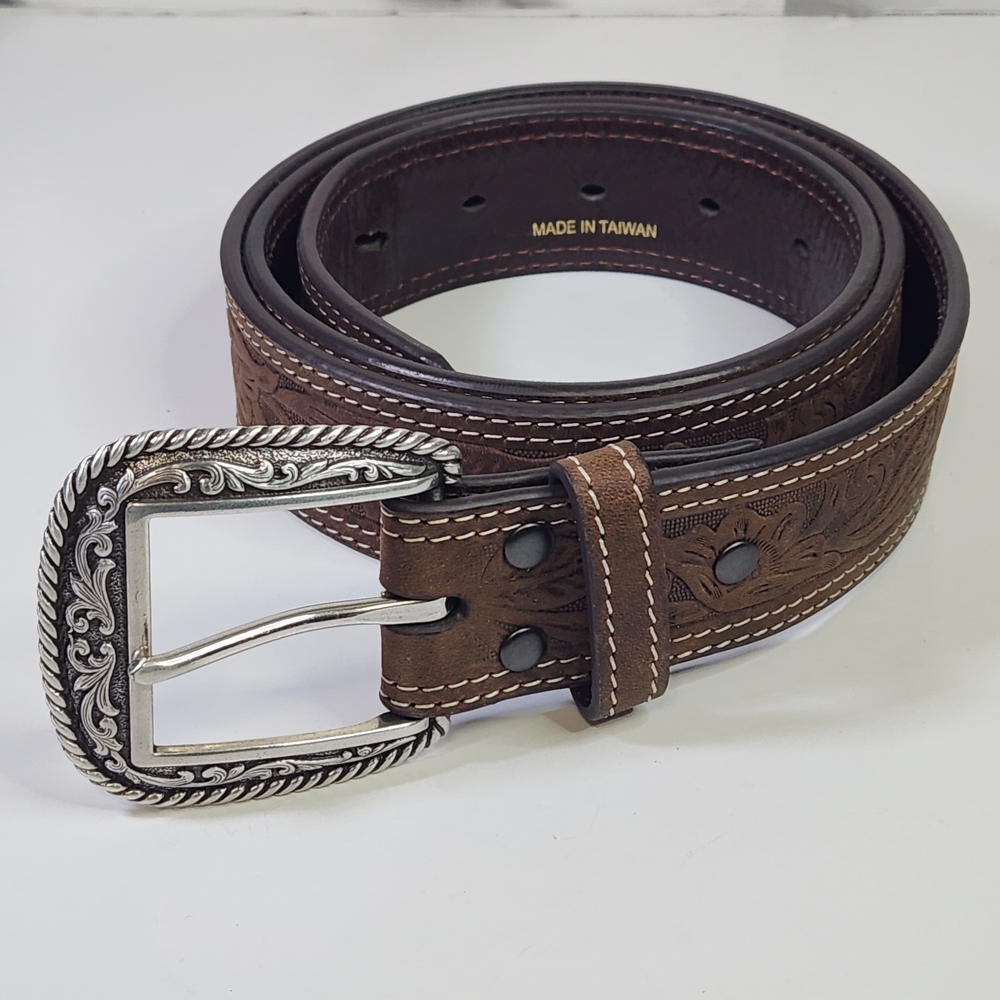 Ariat Leather Belt with Ornate Silver Buckle 36-38